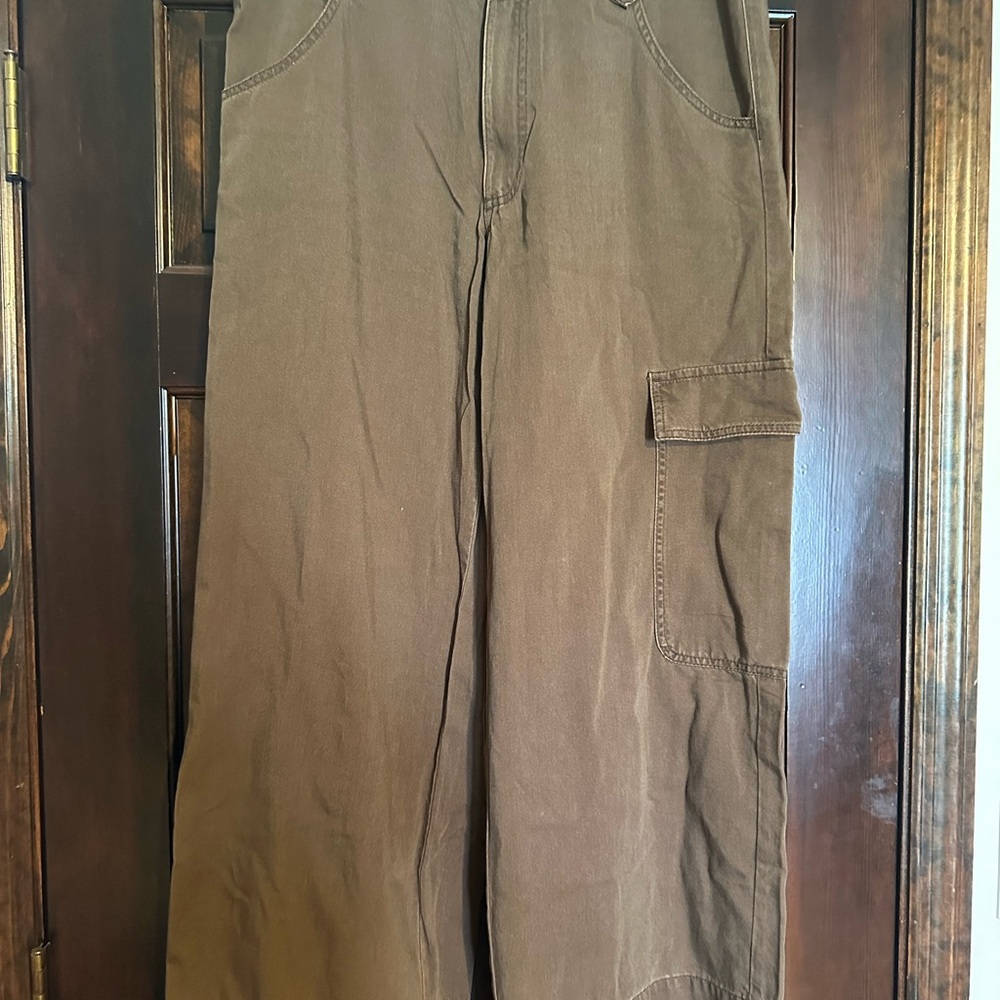 Time and Tru Women’s Tan Cargo Pants